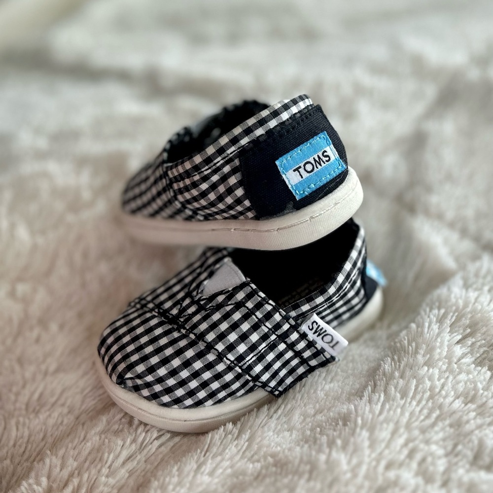 Brand new baby TOMS
